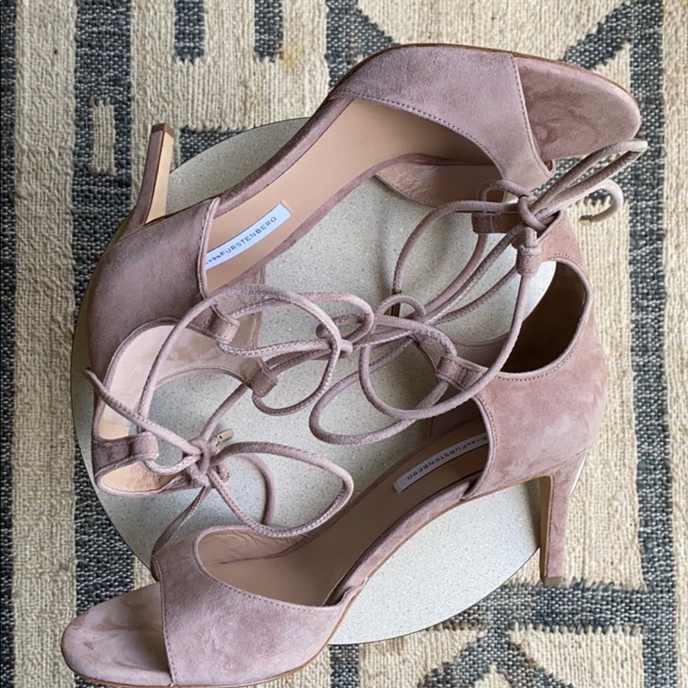 Diane Von Furstenberg Taupe Heels